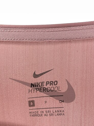 s Beden çeşitli Renk Nike T-shirt %70 İndirimli.