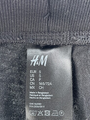 m Beden siyah Renk H&M Düz Kesim %70 İndirimli.
