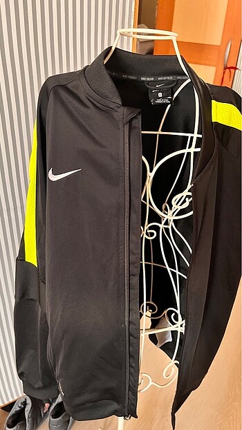 Orj nike üst açıklanayu okuyunuz