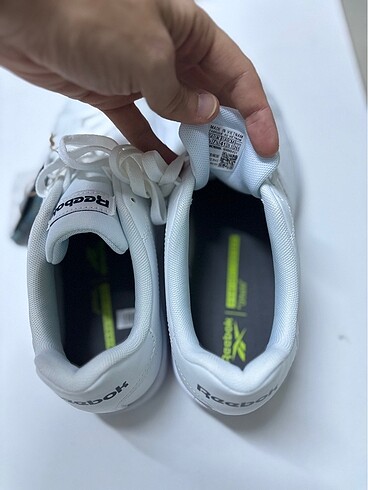 41 Beden beyaz Renk Orijinal Reebok Ayakkabı Sıfır Etiketli