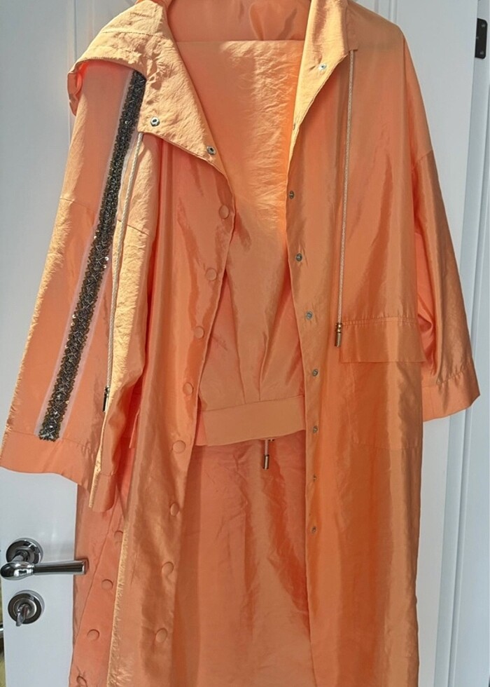 İkili kapşonlu tesettüre uygun şık takım - Görsel 5