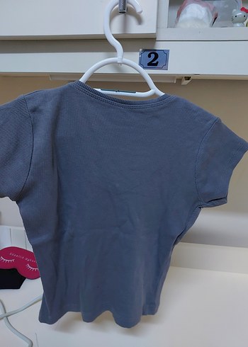 vücuda oturan gri tişört - Görsel 2