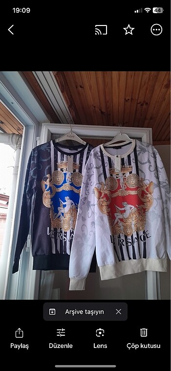 Sweatshirt