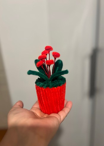 Kırmızı Çiçekli El Yapımı saksı çiçek - Görsel 2