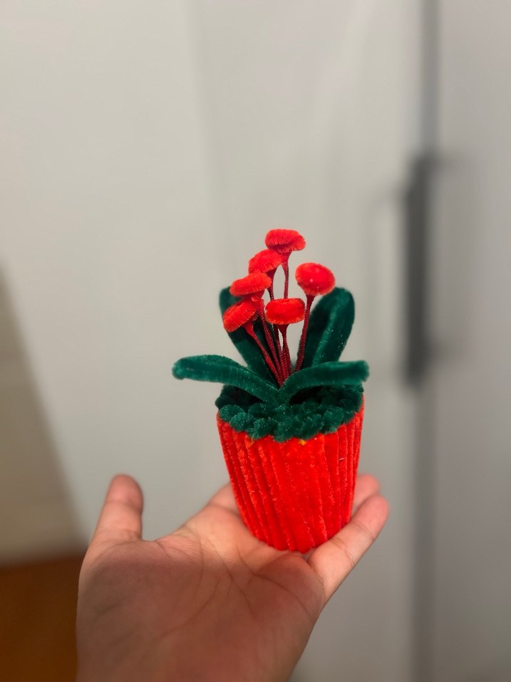 Kırmızı Çiçekli El Yapımı saksı çiçek - Görsel 3