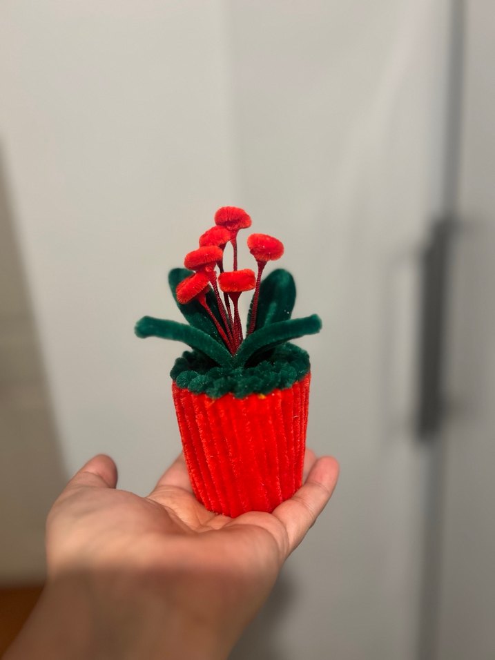 Kırmızı Çiçekli El Yapımı saksı çiçek - Görsel 2