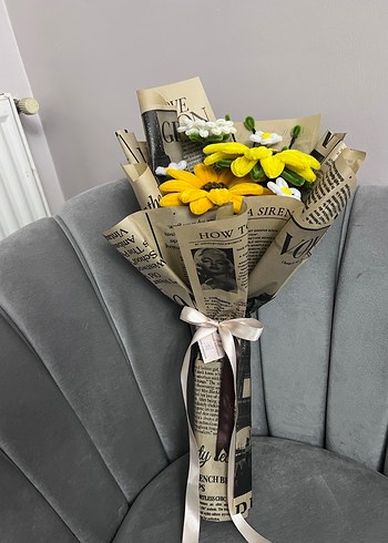 Gazete Kağıdında Ayçiçek Buketi. Açıklamaya bak - Görsel 2