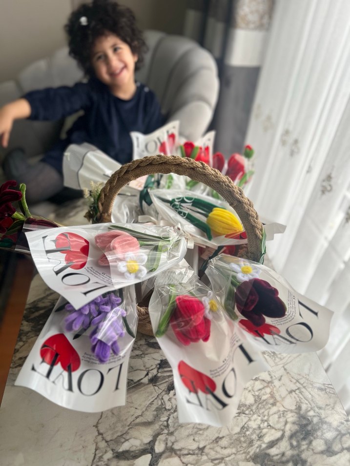 Renkli Çiçek Buketleri Hediye Seti - Görsel 2