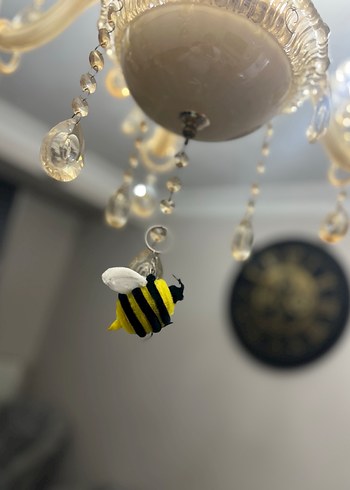 Sarı Zincir Detaylı Arı Anahtarlık - Görsel 4