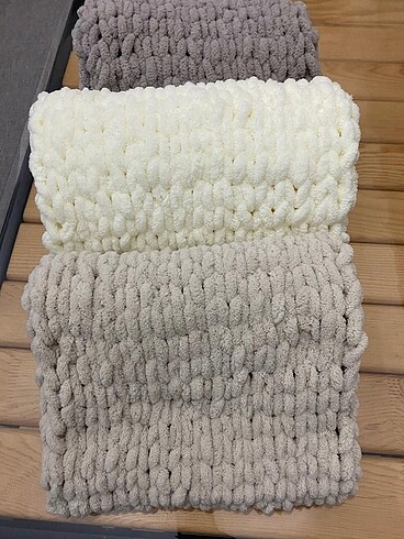 Zara Bershka Puffy Atkı