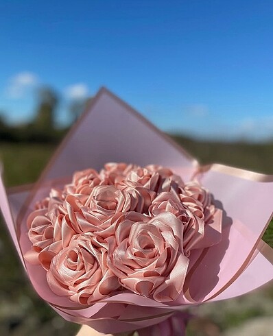 Solmayan gül pembe