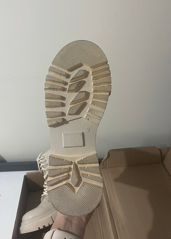 Beyaz Deri Platform Topuklu Kadın Bot - Görsel 2