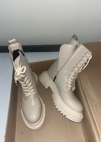 Beyaz Deri Platform Topuklu Kadın Bot - Görsel 5