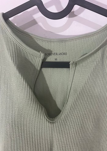 Yeşil V Yaka Kolsuz Crop Top - Görsel 3