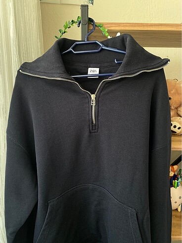 Zara Sweatshirt