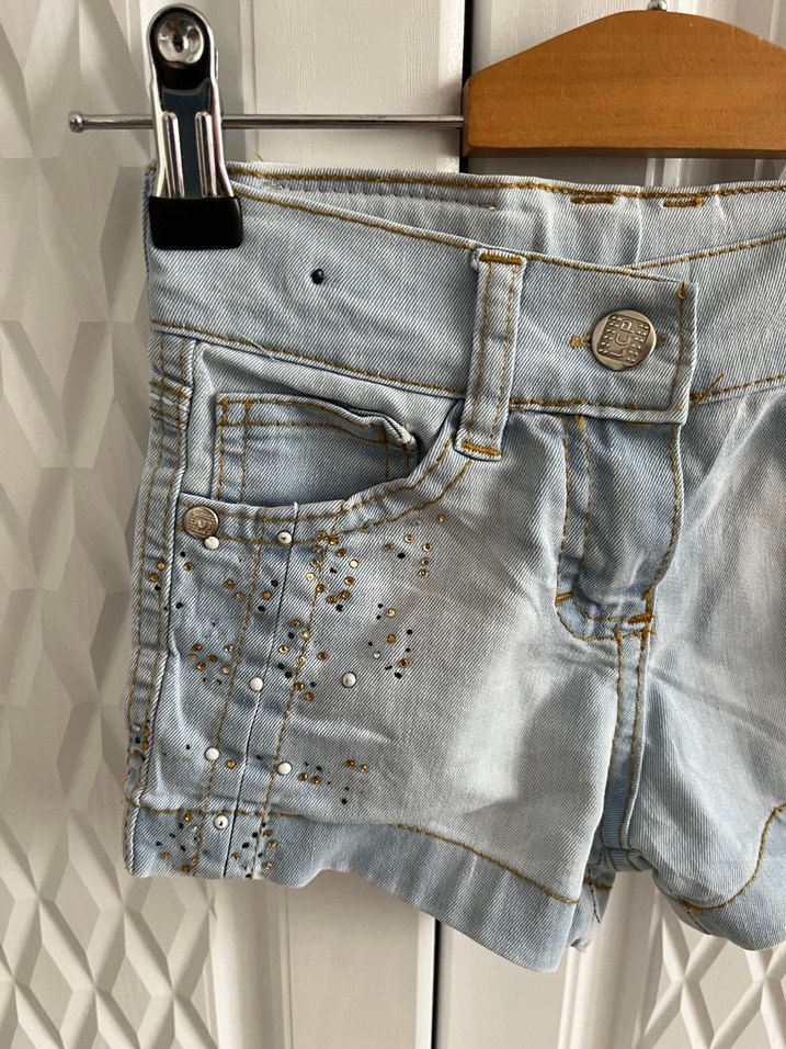 Kız Çocuk Nakışlı ve Boncuklu Denim Şort - Görsel 2