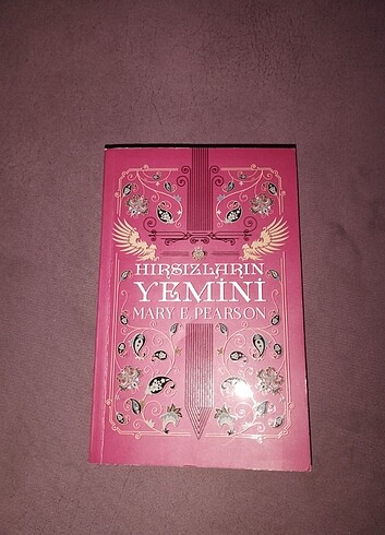 Kitap/ Hırsızların Yemini - Mary E. Pearson