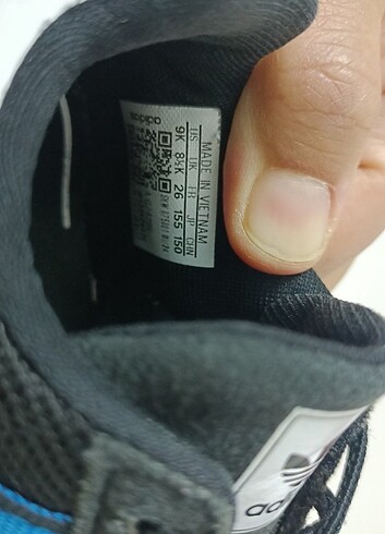 26 Beden siyah Renk Orjinal Adidas 26 no çocuk ayakkabı