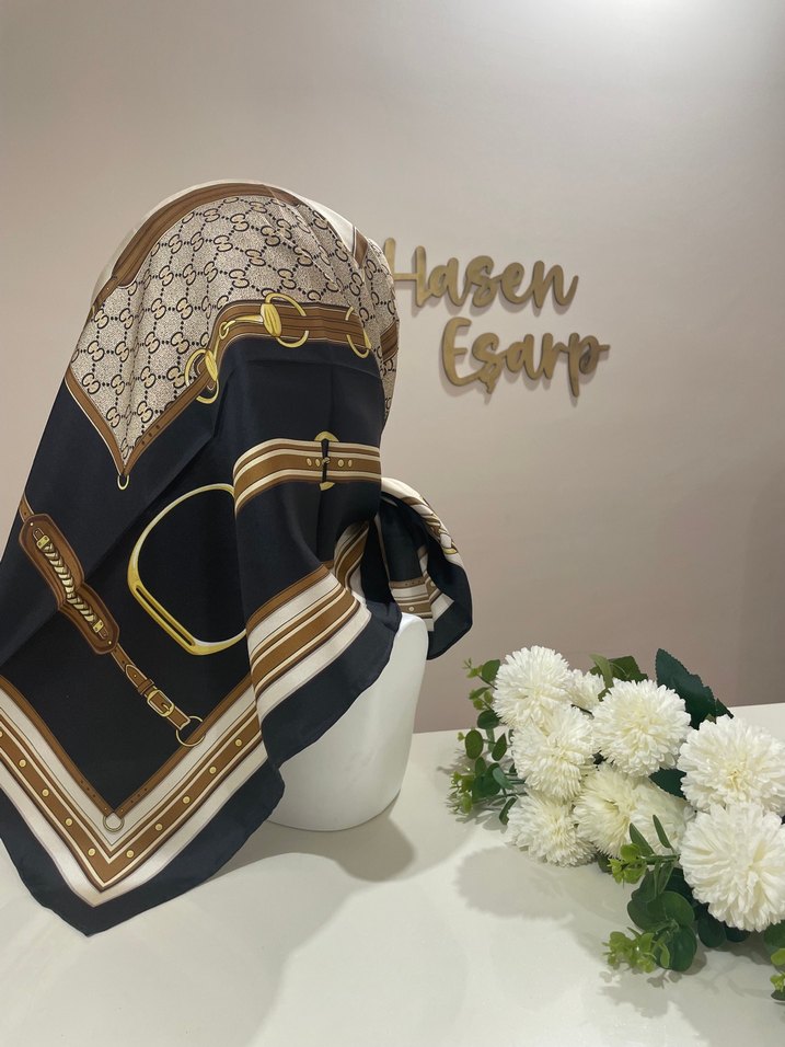 Klasik Paris Stilinde Altın Renkli Tokalı Kadın eşarp - Görsel 2