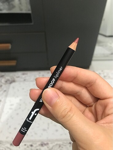  Beden Flormar waterproof dudak kalemi
