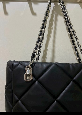 Zincir Detaylı Siyah Deri Kadın Çanta - Görsel 2