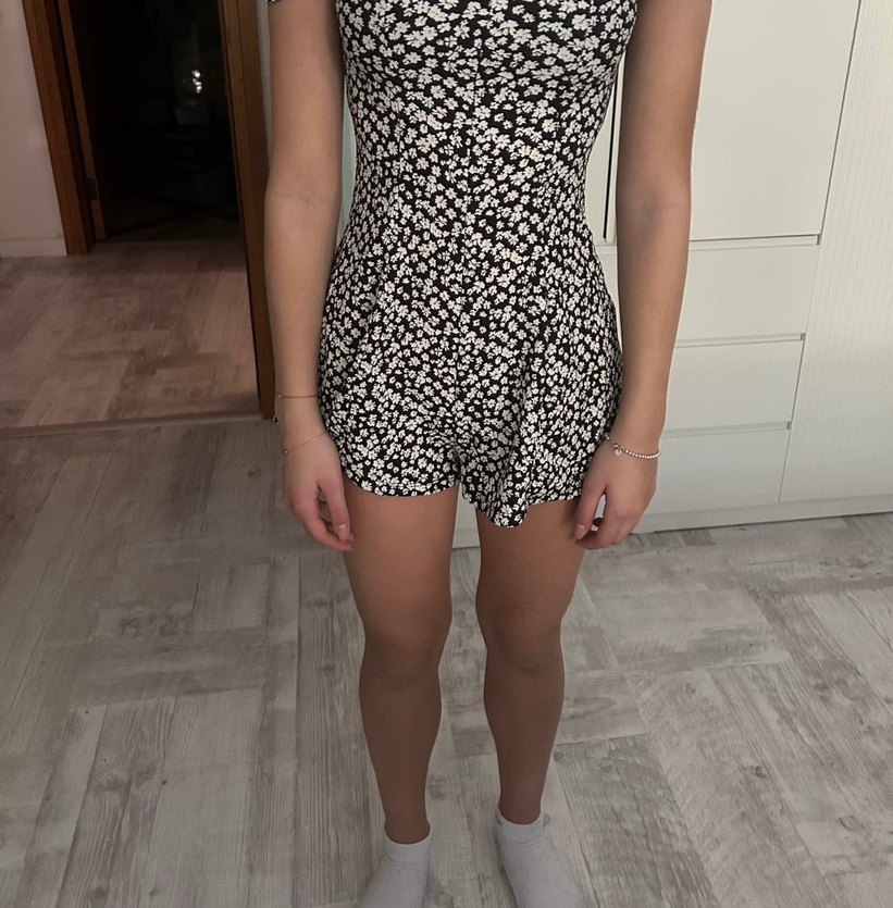 Siyah Desenli Mini Askılı tulum - Görsel 5