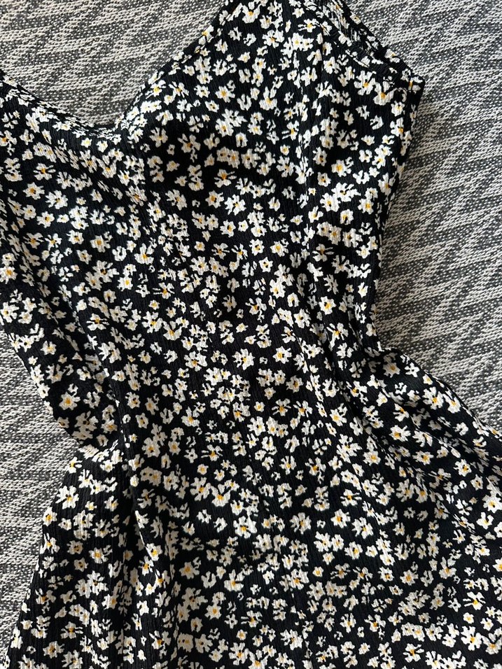 Siyah Desenli Mini Askılı tulum - Görsel 2