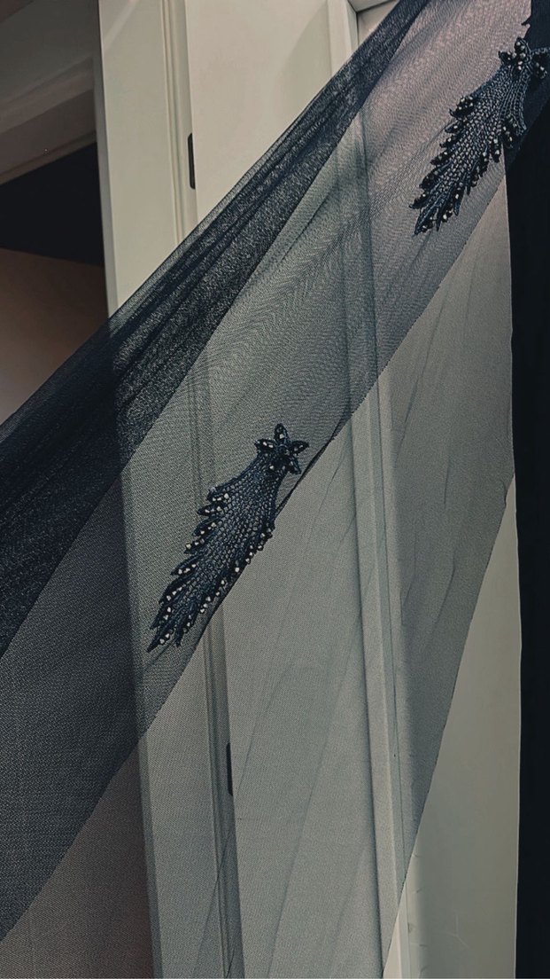 Siyah Nakışlı Uzun Gotik Abiye Elbise - Görsel 5