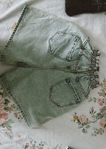 Düğmeli Gri Nakışlı Kadın Kot Şort - Görsel 2