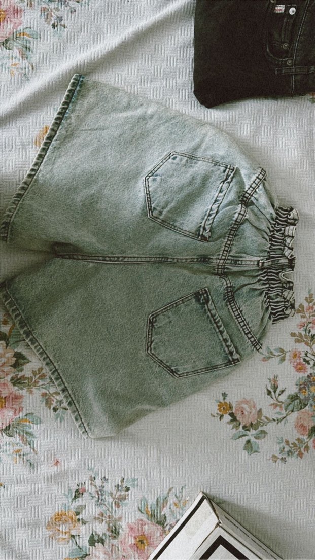 Düğmeli Gri Nakışlı Kadın Kot Şort - Görsel 2