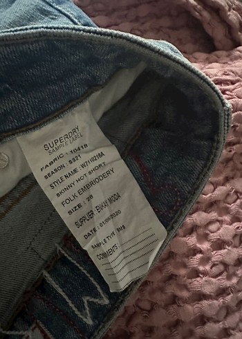 Nakış Detaylı Açık Mavi Mini Kot Şort - Görsel 5