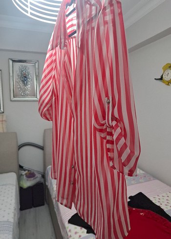 Kadın Parlak Kırmızı Çizgili V Yaka Gömlek - Görsel 2