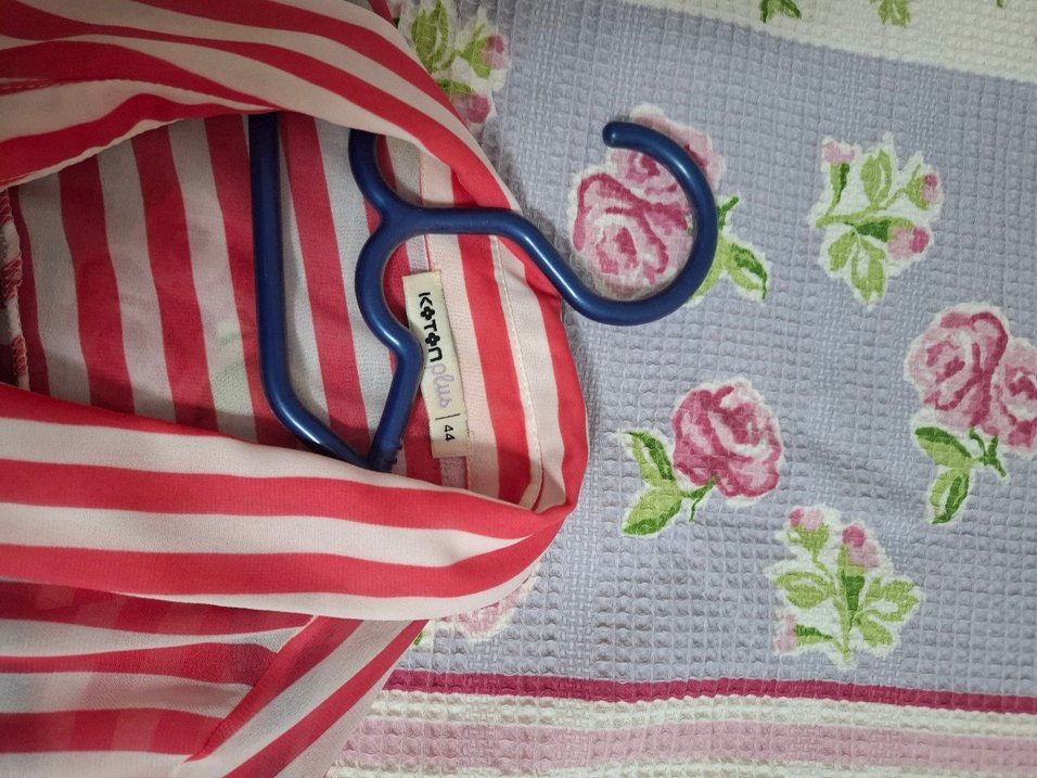 Kadın Parlak Kırmızı Çizgili V Yaka Gömlek - Görsel 4