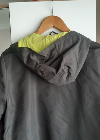 Siyah Kapüşonlu Erkek Rüzgarlık - Görsel 3