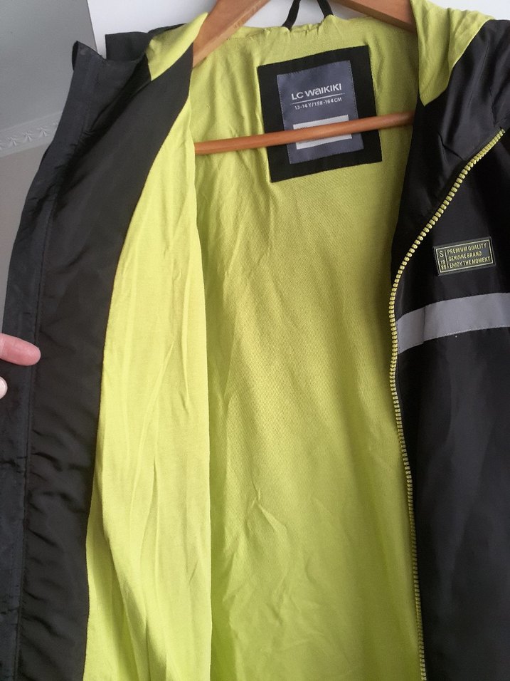 Siyah Kapüşonlu Erkek Rüzgarlık - Görsel 4