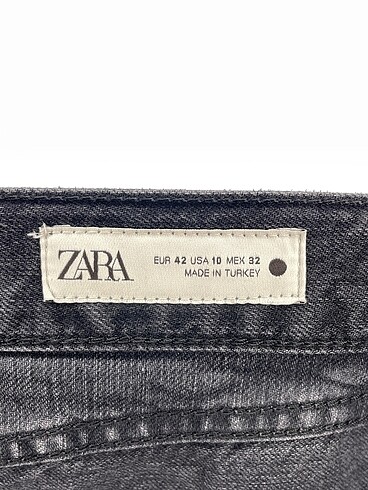 42 Beden siyah Renk Zara Jean / Kot %70 İndirimli.