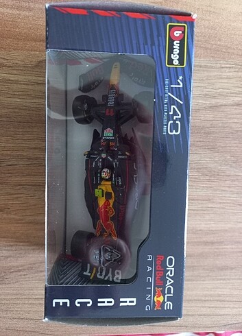 Burago F1 Redbull 1/43 model