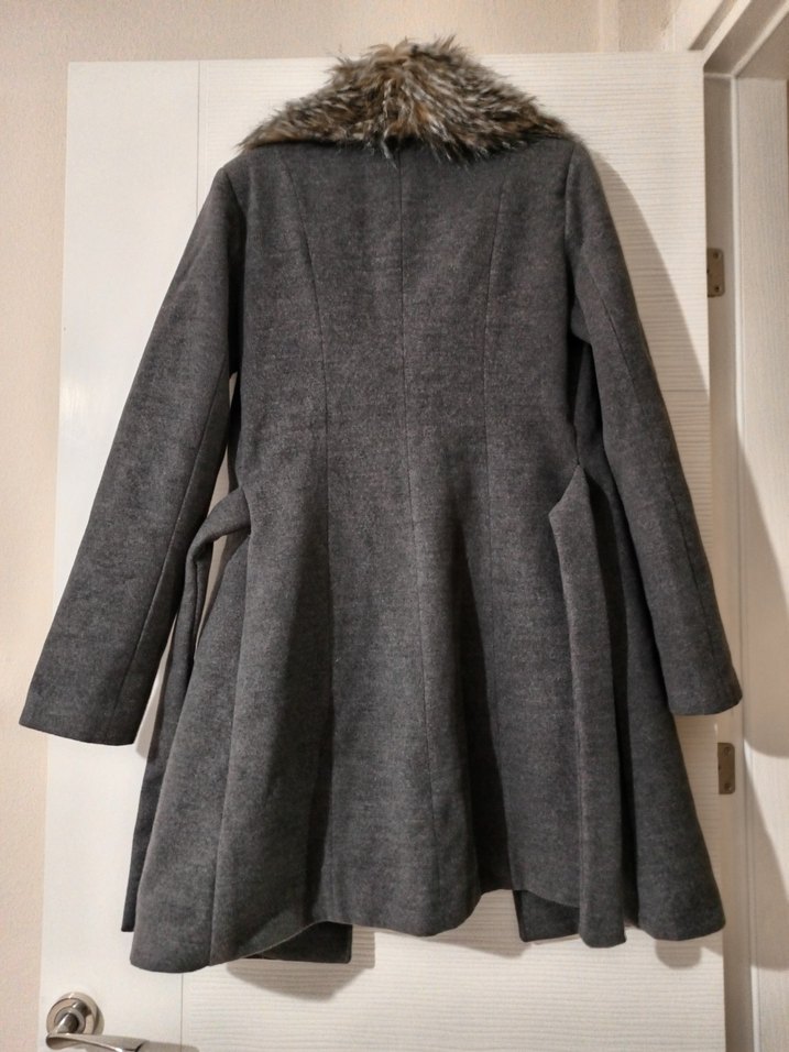 Kürk Yakalı Gri Kaban - Görsel 2