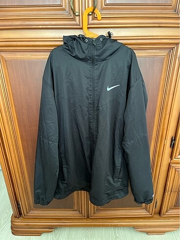 Orijinal Nike mont/ yağmurluk