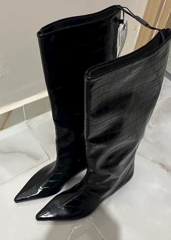 Siyah Yılan Desenli Deri Dizüstü Bot - Görsel 3