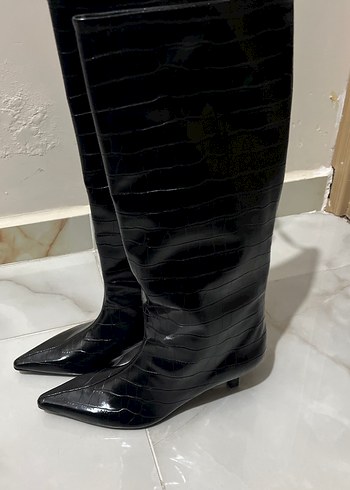 Siyah Yılan Desenli Deri Dizüstü Bot - Görsel 2