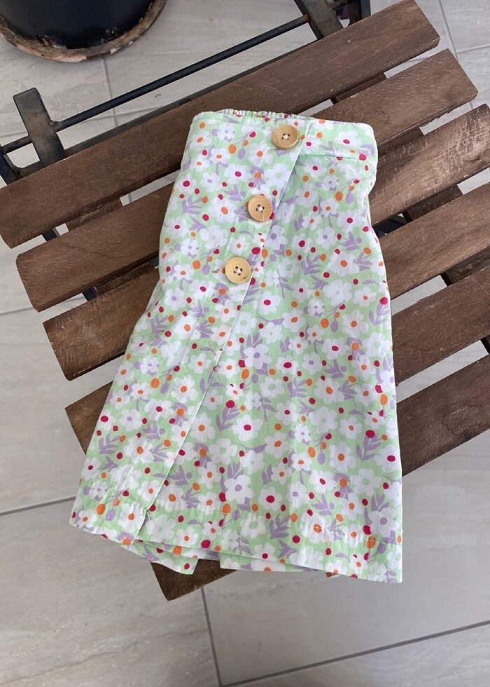 Çiçekli yeşil şort etek - Görsel 2