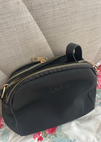 Zara Siyah Deri Fermuarlı Kadın Çanta - Görsel 4