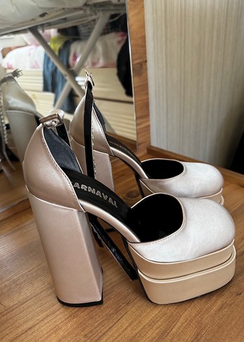 Beyaz Platform Topuklu Tokalı Kadın Abiye Ayakkabı - Görsel 2