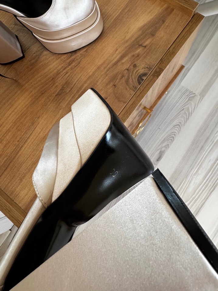 Beyaz Platform Topuklu Tokalı Kadın Abiye Ayakkabı - Görsel 3