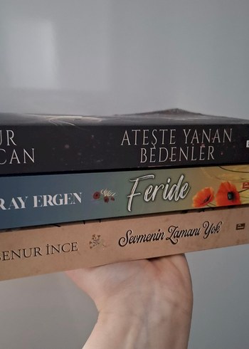 Üç Roman Seti