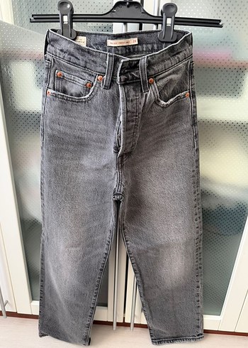Levis Ribcage Straight Ankle Jean