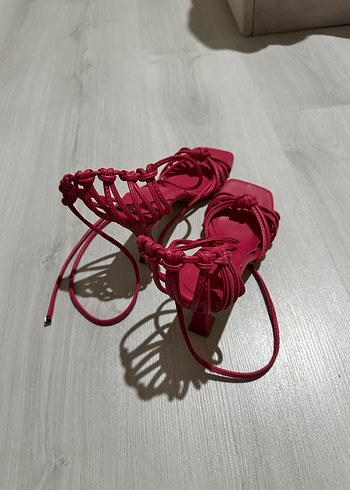 39 Beden Pembe İnce Topuklu Kadın Sandalet