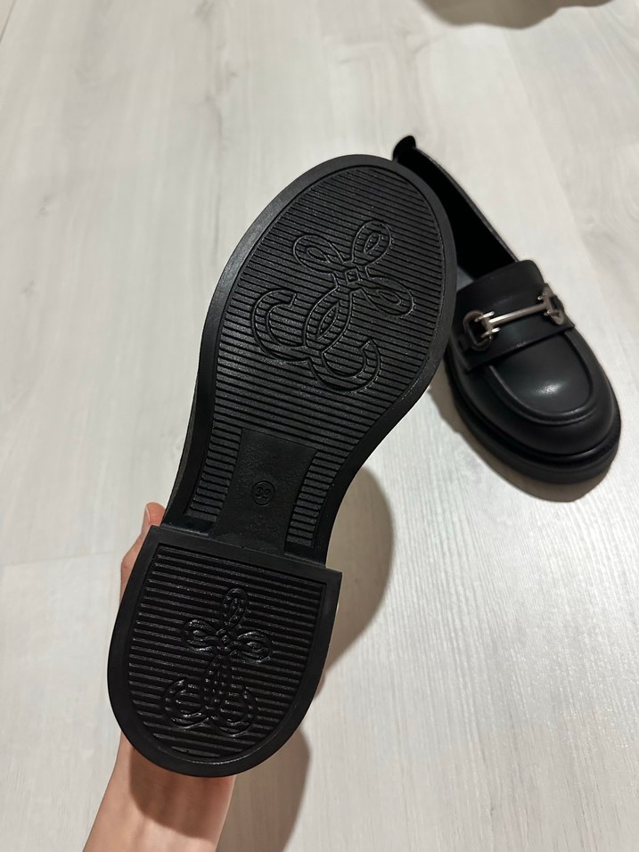 Klasik Siyah Tokalı Kadın Loafer - Görsel 3