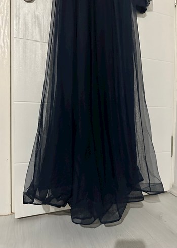 Tüllü kollu uzun gece elbisesi tesettüre uygun - Görsel 4